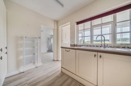 1348032-10-68b72e...