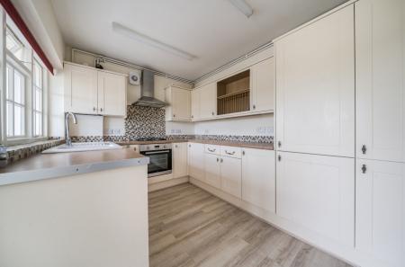 1348032-9-68b72e9...