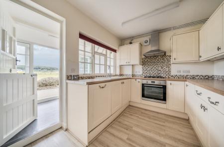 1348032-8-68b72e8...