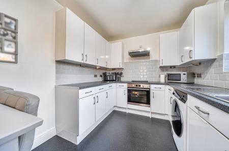 1386548-6-692ecbe...