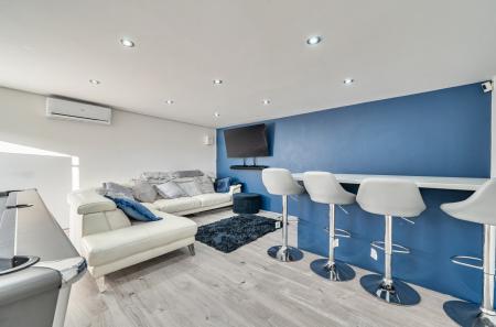 1386548-17-692ed6...