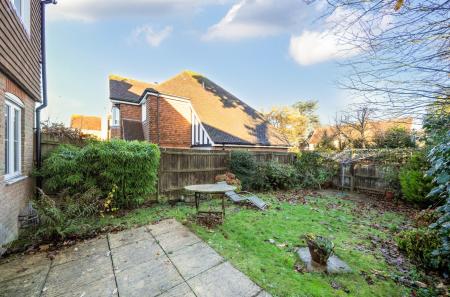 1387261-4-693061f...