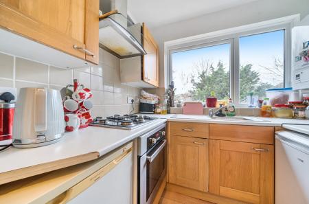 1385378-10-6931d2...