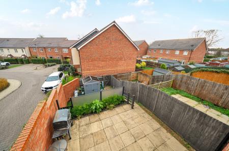 1386349-18-694282...