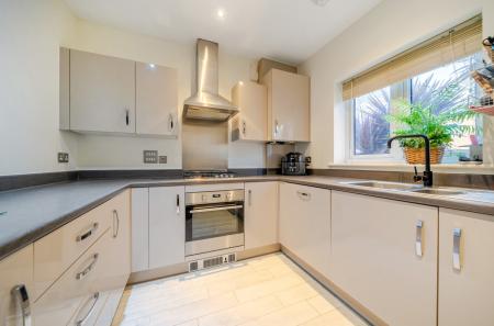 1386349-26-694283...