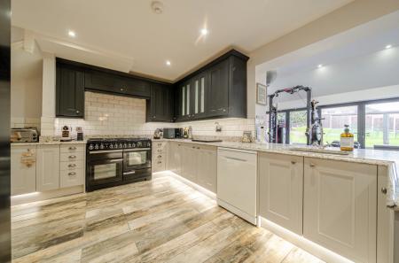 1387769-10-694147...