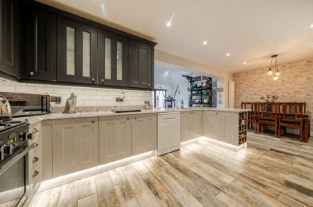 1387769-11-694147...