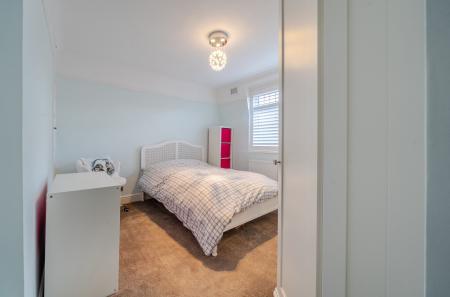 1387769-15-694147...