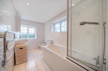 1387459-3-6935de3...