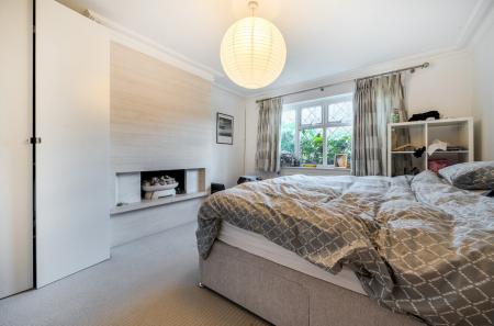 1395106-1-694bccd...