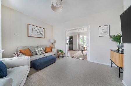 1402507-7-697b6e5...