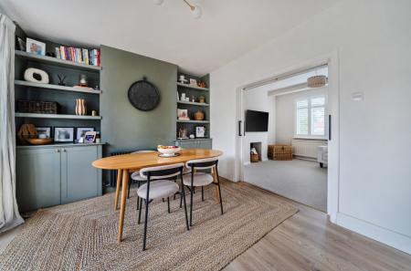 1402507-3-697b6e1...