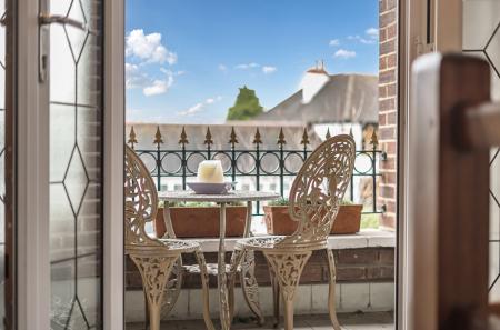 1407657-22-6980c9...