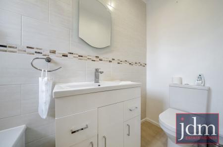 b456fc28-125d-46c...