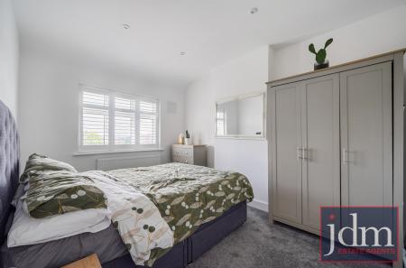 3025f228-f5e6-459...