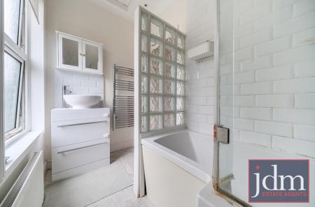 bacc5ff8-9860-464...