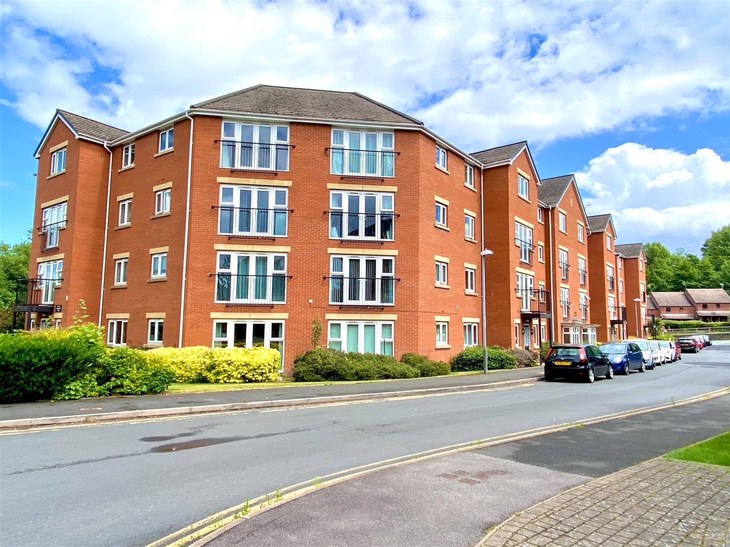 2 bedroom Flat for sale in Redditch
