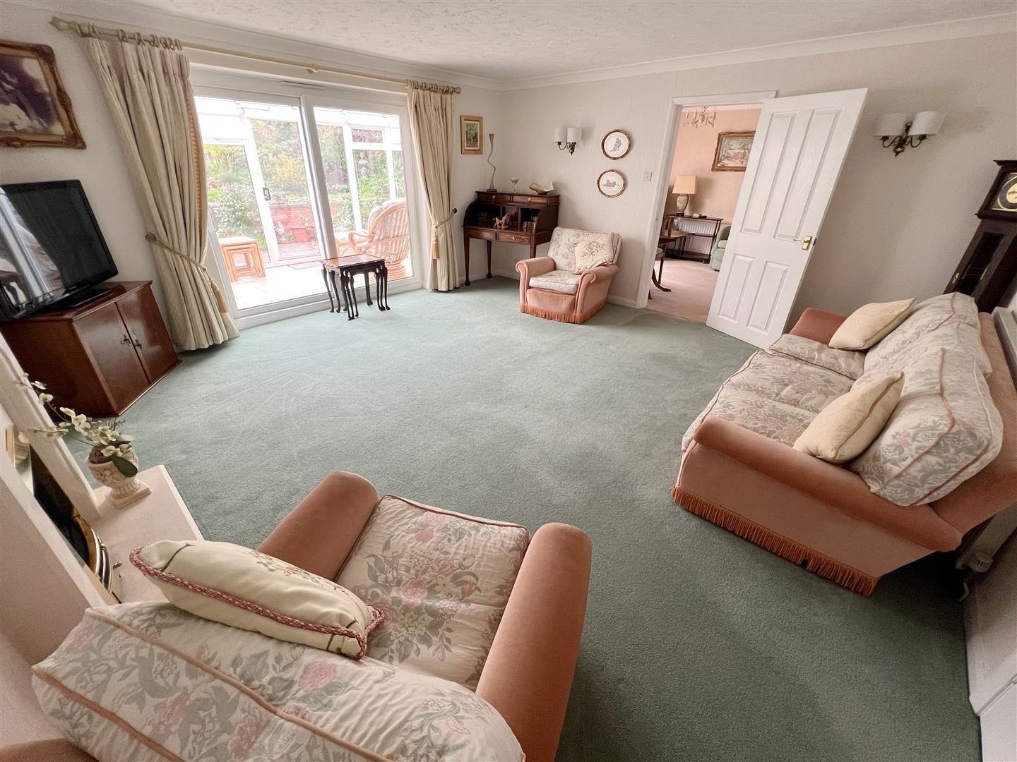 3 bedroom Link Detached House for sale in StratforduponAvon