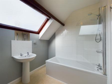 BATHROOM 2