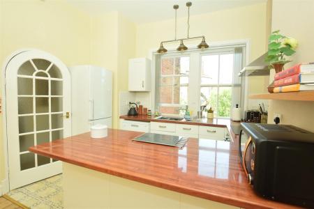 Kitchen/Breakfast Room