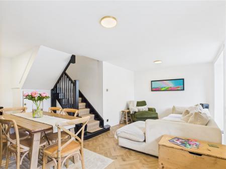 LIVING/DINING ROOM