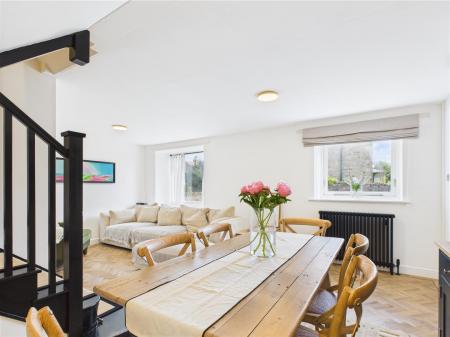 LIVING/DINING ROOM