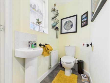GUEST CLOAKROOM