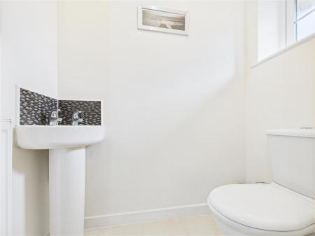 GUEST CLOAKROOM