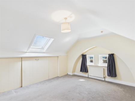 BEDROOM 2
