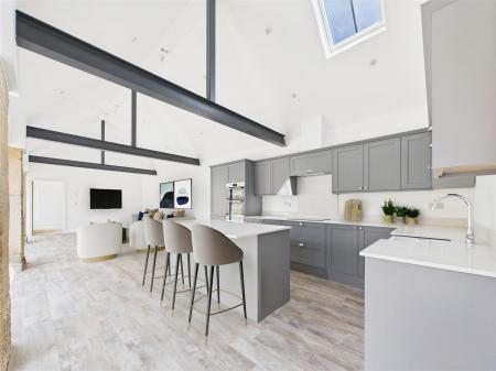 KITCHEN/LIVING