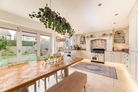 KITCHEN/DINER
