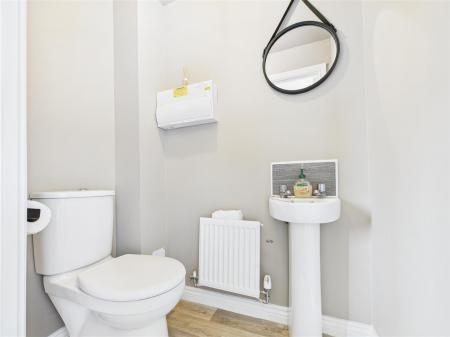GUEST CLOAKROOM