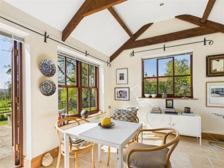 GARDEN ROOM