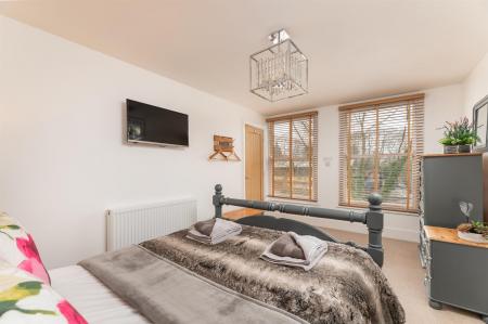 BEDROOM 2