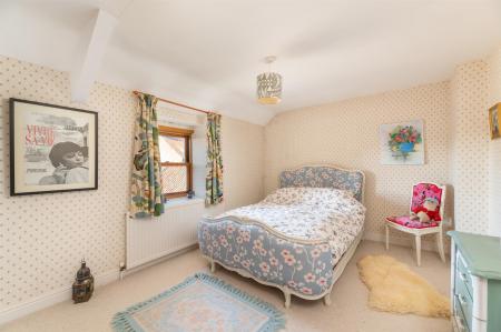 BEDROOM 2