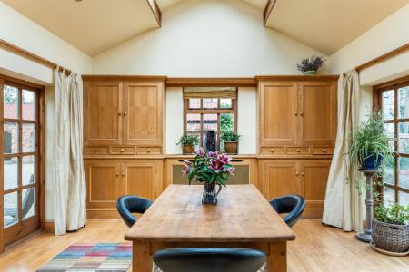 DINING/SUN ROOM