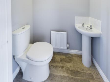 GUEST CLOAKROOM