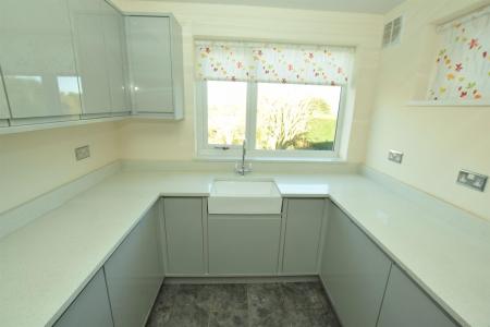 KITCHEN 2.jpg