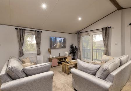 OPEN PLAN LIVING KITCHEN AREA
