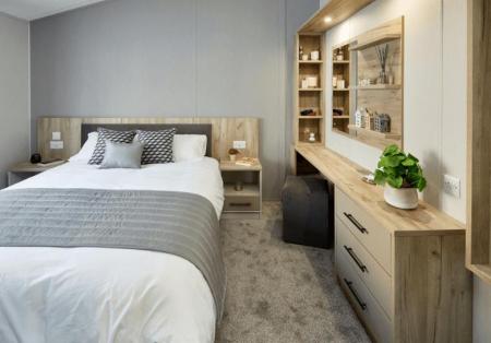 Mapleton_master_bedroom_779x544_f5b99825d2.png