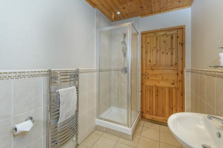 Bathroom One-2