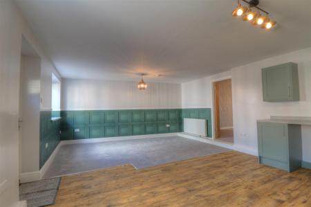 Living Room/Kitchen