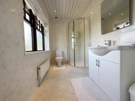 EN SUITE SHOWER/WC