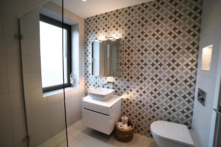 EN SUITE SHOWER/WC