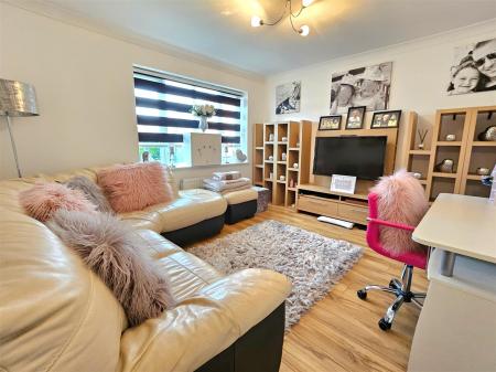 FAMILY SITTING ROOM