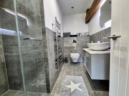 EN SUITE SHOWER/WC