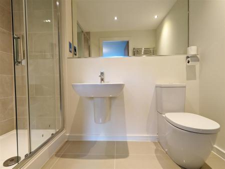 EN SUITE SHOWER/WC