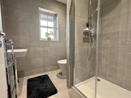 EN SUITE SHOWER/WC