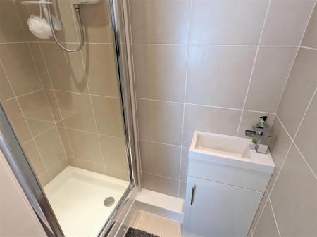 EN SUITE SHOWER