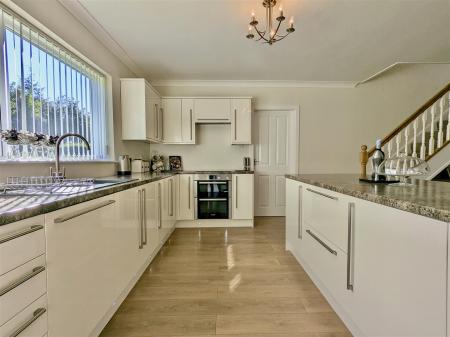 OPEN PLAN DINING KITCHEN